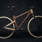 ハイテクとアナログの交差点、地球にとけ込む一台