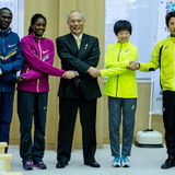 【東京マラソン15】国内外の招待選手が東京都庁の舛添知事を表敬訪問