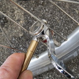 【津々見友彦の6輪生活】ウワサに聞いた自転車用ポンプのヘッドを使ってみた「今までの苦労が嘘みたい！」