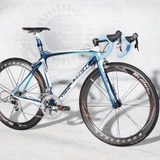 トレックがアスタナチームのバイクスポンサーに
