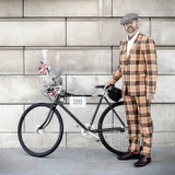 【LONDON STROLL】ツイードを着こなすサイクリングイベント「The Tweed Run」