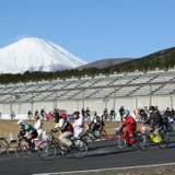 【自転車】富士スピードウェイでママチャリの耐久レース！国際レーシングコースを使用