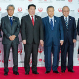 嵐・大野智デザインのボーイングが空を飛ぶ！…JAL Fly to 2020 特別塗装機お披露目会