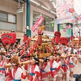 日本三大祭り「天神祭」が大阪で開催…ギャル神輿は35年周年