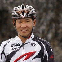 　第42回全日本実業団西日本サイクルロードレース大会が6月22日に広島県中央森林公園サイクリングコースで開催され、ブリヂストン・アンカーの福田真平（20）が初優勝した。女子ロードレースでは豊岡英子（27＝AyakoToyooka）が優勝した。