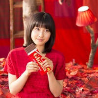 ロッテ『ガーナミルクチョコレート』新CMメイキング画像／松井愛莉・土屋太鳳・広瀬すず