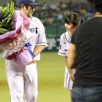 浜辺美波＆中村剛也選手