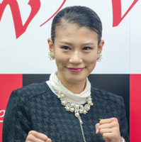 モデルボクサー・高野人母見が「WBO女子世界スーパーフライ級タイトルマッチ」に挑戦。協栄ボクシングジムで記者会見（2015年9月7日）