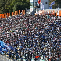 決勝日観衆は2万8500人。