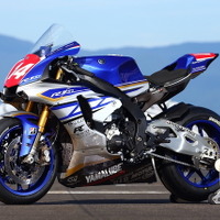 スポーツランドSUGOで公開された「team R1 & YAMALUBE」YZF-R1M