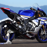 スポーツランドSUGOで公開された「team R1 & YAMALUBE」YZF-R1M