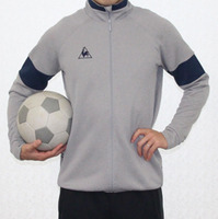 デサント、サッカーで新たな着こなし…ルコックスポルティフからスウェットジャケット発売