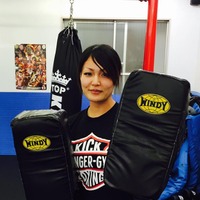 格闘技初心者の女性向けプログラム…キックボクシングと体幹トレーニング