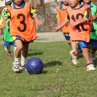 サッカー元代表の森島氏に学ぶ「子ども人権サッカー教室」1/30 画像