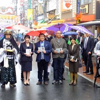 内閣府政府広報室などが高齢者詐欺被害の未然防止を訴えるイベントを実施（2015年12月3日）