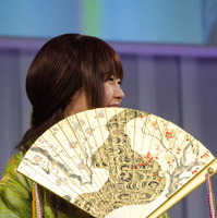 auが2016年Spring発表会を開催。CMでかぐや姫を演じる有村架純（2016年1月12日）
