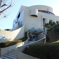 地球の丸く見える丘展望館。銚子市の愛宕山頂上に位置している