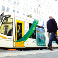 メルボルンの中心地（CBD）を行く路面電車（Yarra Trams）