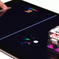 世界初、iPad Proの上を自走するロボット「タブレットボット・ターボ」