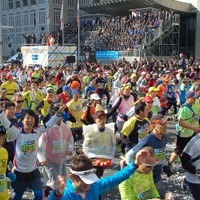 東京マラソン、スタート写真100…ランナーはビッグサイト目指す 画像