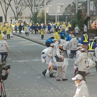 37000人のランナーを陰で支えているのは、10000人を超えるボランティアたちだった