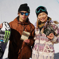 男子スノーボード・平野歩夢（左）がX Gamesで金メダル獲得