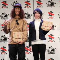 スノーボードの角野友基（左）と鬼塚雅がJAPAN ACTION SPORTS AWARDSを受賞