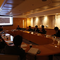中田英寿が「日本酒セラー開発プロジェクト」中間報告会に出席