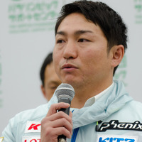 パラ・アルペンスキー日本代表の森井大輝（2016年5月10日、日本障害者スキー連盟活動報告会）