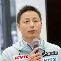 パラ・アルペンスキー日本代表の夏目堅司（2016年5月10日、日本障害者スキー連盟活動報告会）