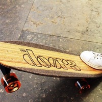 木製スケートボード、洗練デザインで販売 画像