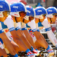 　ツール・ド・フランスは7月7日、第4ステージとして距離39kmのチームタイムトライアルが行われ、スイスのファビアン・カンチェラーラ（サクソバンク）とアメリカのランス・アームストロング（アスタナ）が総合成績で同タイムに。100分の1秒まで計測されている第1ステー