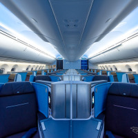 KLMオランダ航空に乗って気圧変化も確認できた。実際の高度は1万m以上だが機内の気圧は1400mほどに設定されていた