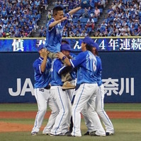 柳沢慎吾、日本一長い始球式記録更新！今年は9分間 画像