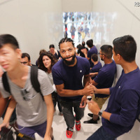 ニューヨークのワールドトレードセンターにオープンしたApple Store（C）Getty Images