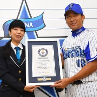 三浦大輔「プロ野球投手による安打最多連続年数」がギネス世界記録に