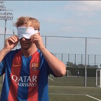 メッシらFCバルセロナの選手がブラインドサッカーに挑戦 画像