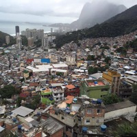 【オビナタの世界放浪記】ブラジル最大級のスラム街「ホシーニャ」に行ってみた…盗電のオンパレード 画像