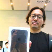 iPhone 7/7 Plus発売！ Apple Store表参道で200人の行列