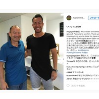 吉田麻也、元ラグビー日本代表HC・エディー・ジョーンズと対面 画像
