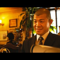 亀田興毅がチョコレート「ギャバ」動画で営業マンに