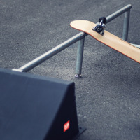 トリックが練習できるスケートボード用設置型「スタントランプシリーズ」