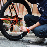 持ち運べる着脱可能な自転車スタンド「クイックスタンド」 画像