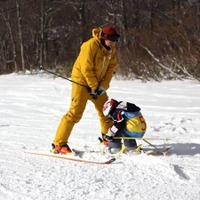 親子でスキーを体験する「ファミリースキーinたんばらスキーパーク」開催 画像