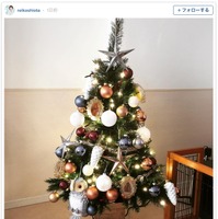 潮田玲子、クリスマスツリーを作る「息子よ、オーナメント取らないでー」 画像