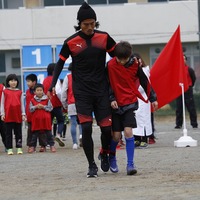 横浜F・マリノスの中澤佑二、子どもと二人三脚「アスリートと一緒に大運動」 画像
