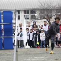 ジュピターテレコムが「アスリートと一緒に大運動会！！」を開催、横浜F・マリノスの中澤佑二と野球解説者の斉藤和巳が参加