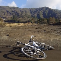 豪雨による大規模な土砂災害に見舞われた地域。2015年1月撮影