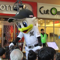 千葉ロッテトークショー 新津田沼駅前（2016年12月21日）