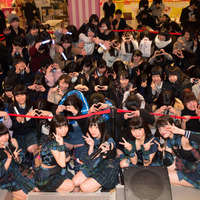 7人組アイドルユニット「26時のマスカレイド」がライブに女性100人動員